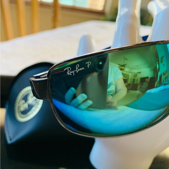 Ray Ban Sunglasses - Picture 2 of 3